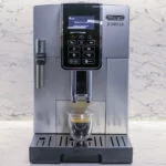 Cafetière expresso broyeur Delonghi Dinamica avec écran.