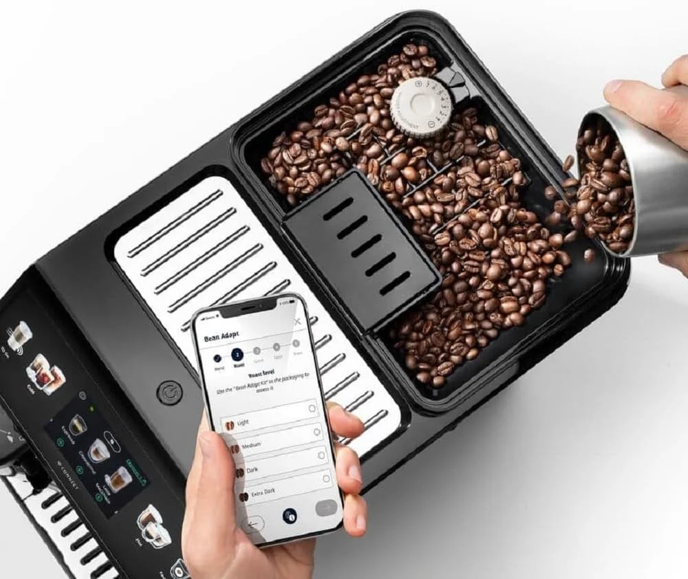 La cafetière expresso avec broyeur Delonghi Eletta Explore propose uen fonctionnalité Bean Adapt pour guider l'utilisateur dans le réglage de la machine.