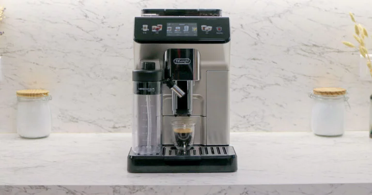 Machine à café à grain Delonghi Eletta Explore.