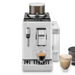 Cafetière expresso avec broyeur Delonghi Rivelia.