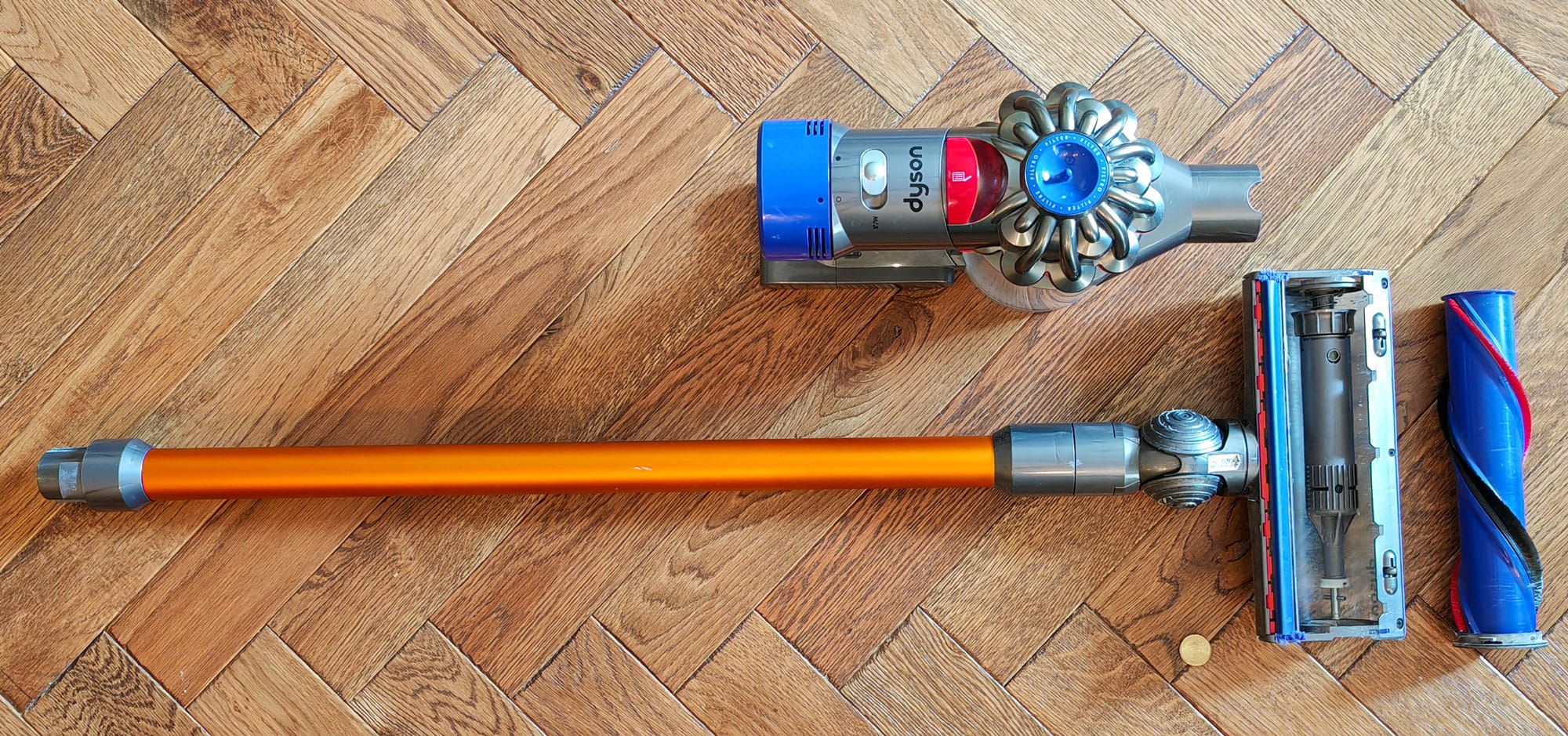 Entretien de la brosse motorisée. Une pièce suffit pour la démonter. (c) Labo Maison