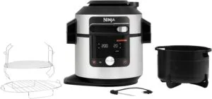 Multicuiseur Ninja Foodi Max OL750EU SmartLid : livré avec un panier Crousti, un plat multi-usage et une grille réversible à deux niveaux.