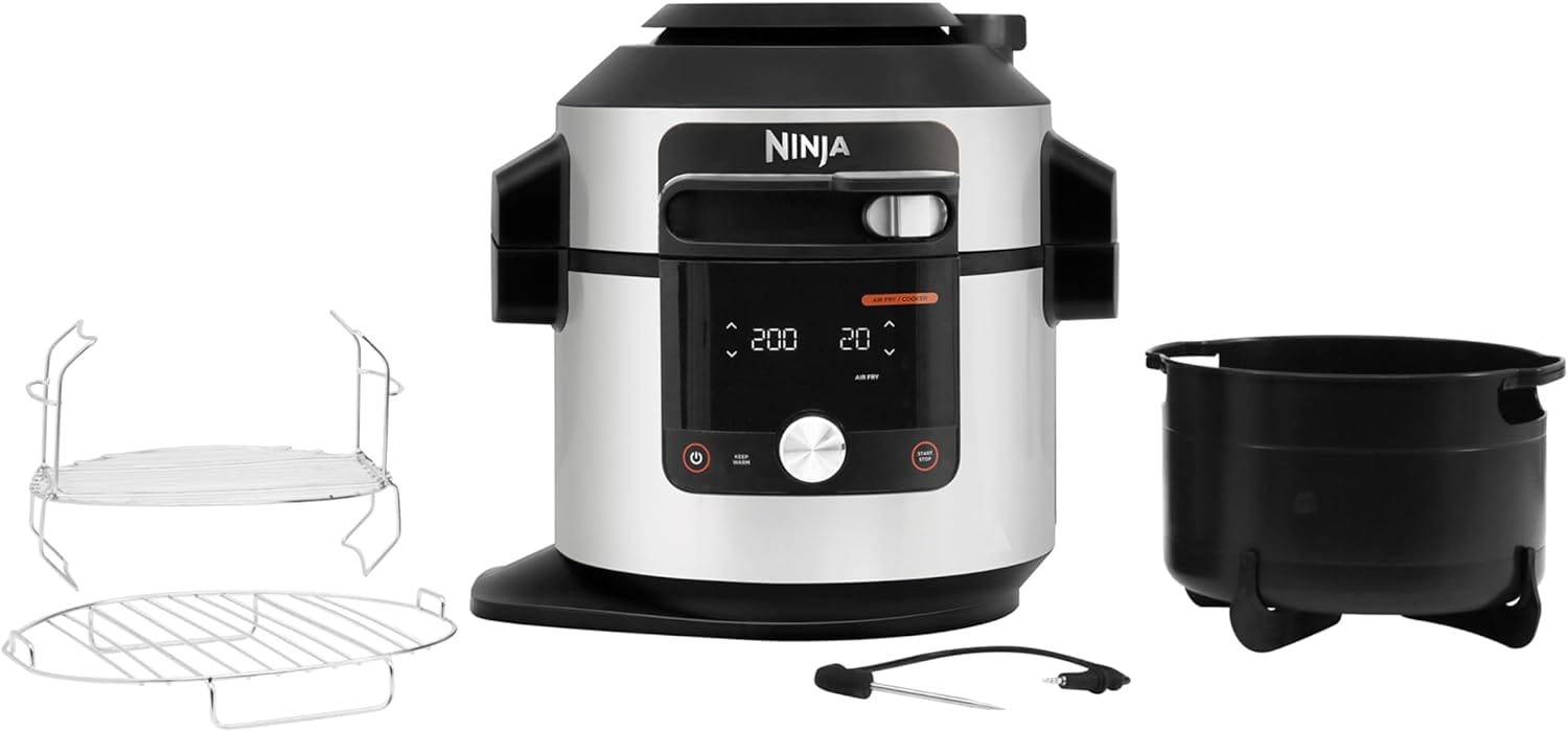 Multicuiseur Ninja Foodi Max OL750EU SmartLid : livré avec un panier Crousti, un plat multi-usage et une grille réversible à deux niveaux.