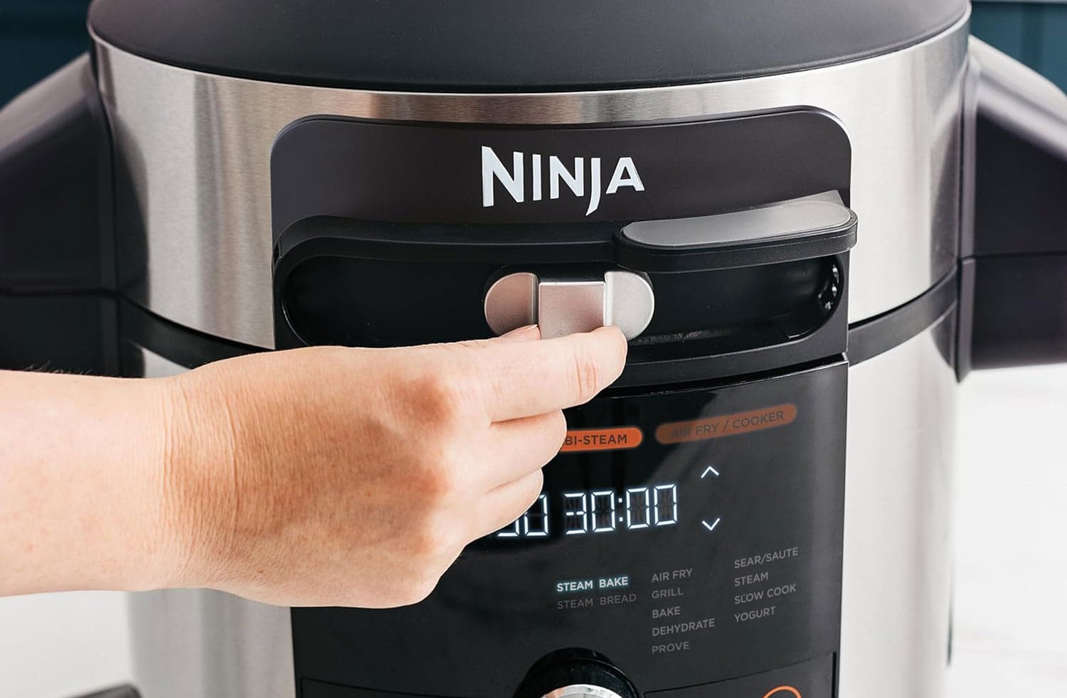 Multicuiseur Ninja Foodi Max OL750EU : curseur SmartLid.