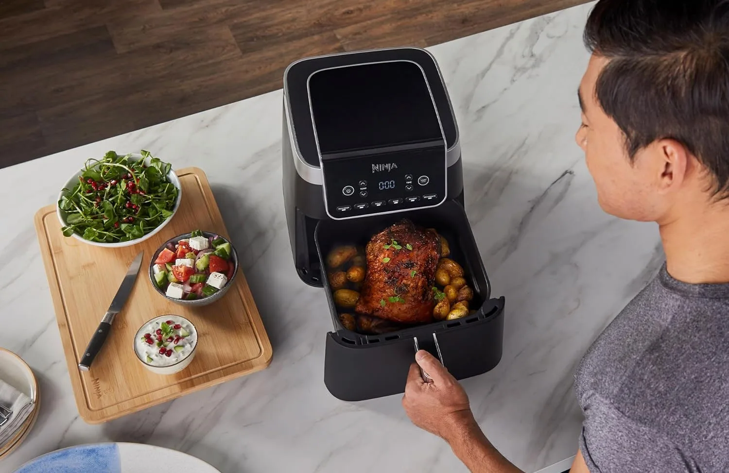 Friteuse sans huile / Airfryer Ninja Max Pro AF180EU : un capacité maximale de 6,2 litres.