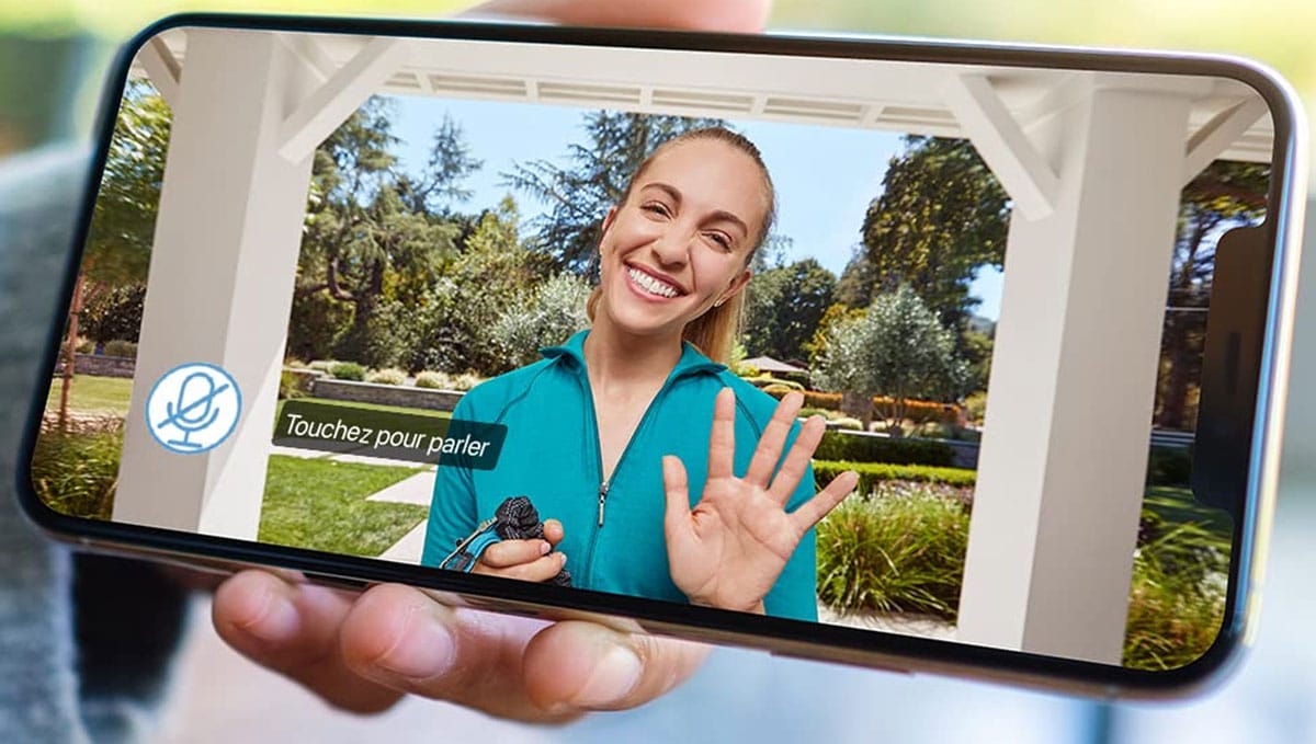Sonnette connectée Blink Video Doorbell : caméra 1080p avec un champ de vision de 135° en diagonale.