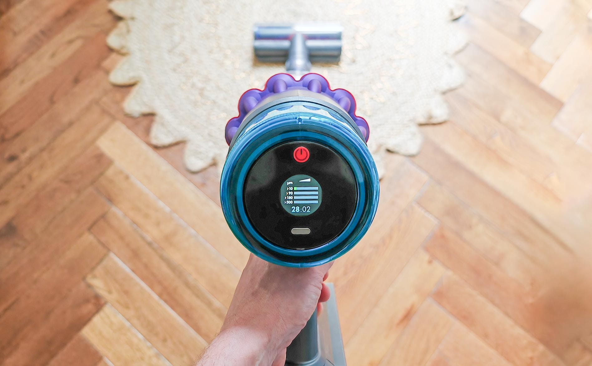 L'aspirateur balai Dyson Gen5 Detect est à 698,80 € pour le Black Friday avec le code promo BLACK20 chez Rakuten. (c) Labo Maison