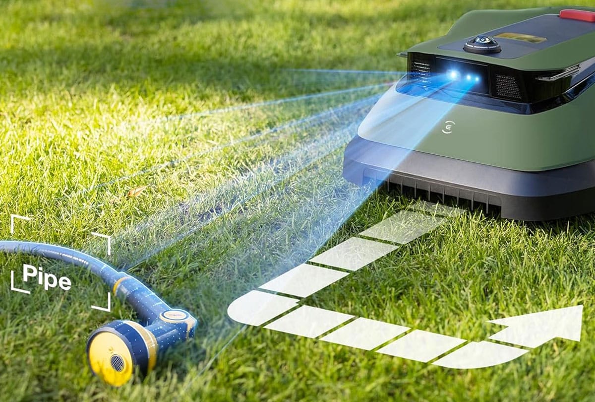 Robot tondeuse Ecovacs Goat GX-600 : système navigation intélligente sans balise et détection des obstacles.