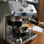 La cafetière semi-automatique avec broyeur Delonghi Specialista Arte Evo