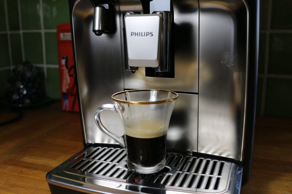Machine à café expresso avec broyeur Philips Série 5500 LatteGo (c) Labo Maison
