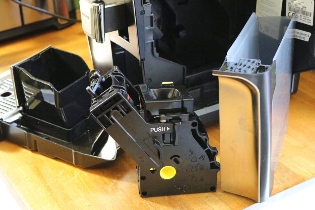 Machine à café expresso avec broyeur Philips Série 5500 LatteGo (c) Labo Maison