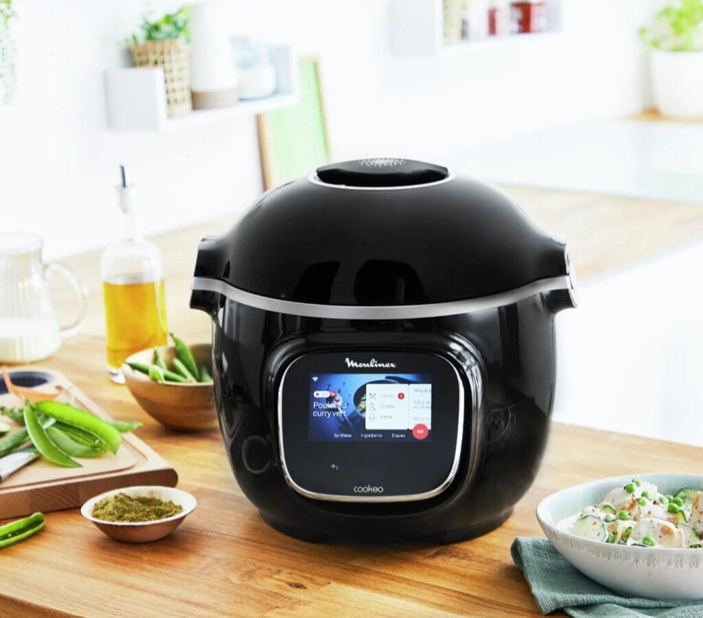 Le Cookeo Touch wifi, est le multicuiseur intelligent haute pression connecté de Moulinex. C'est la superstar de la marque depuis son premier modèle sorti en 2012.