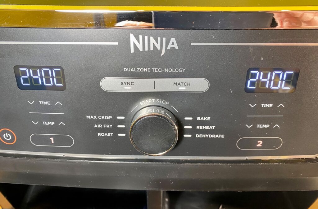 Air Fryer Ninja Foodi Max Dual Zone AF400EU - Tableau de bord (c) Labo Maison