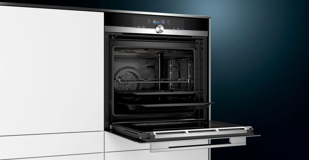 Four encastrable Siemens HB675GBS1 : HotAir 4D et 13 modes de cuisson.