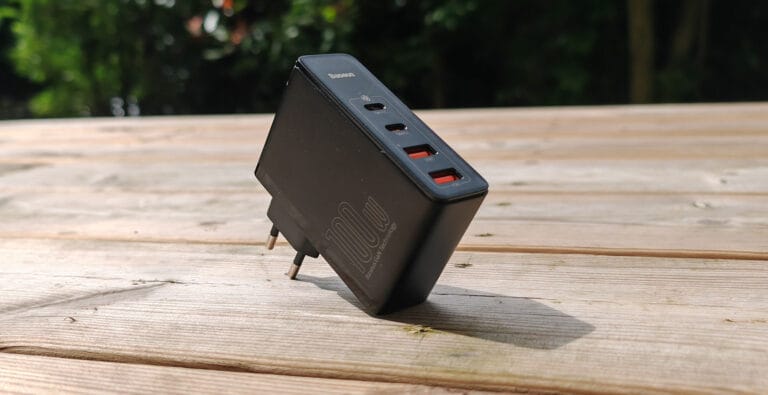 Baseus Chargeur USB-C Rapide 100W. (c) Labo Maison