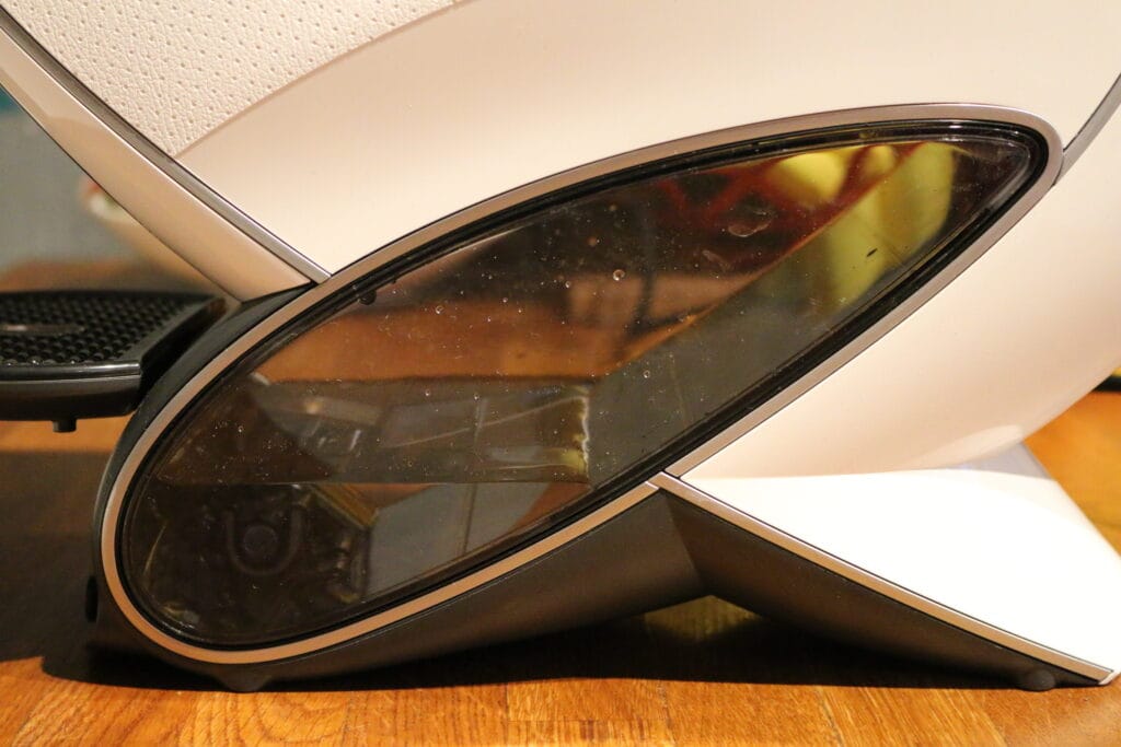 Le réservoir au format peu conventionnel de la Dolce Gusto Neo de Krups.