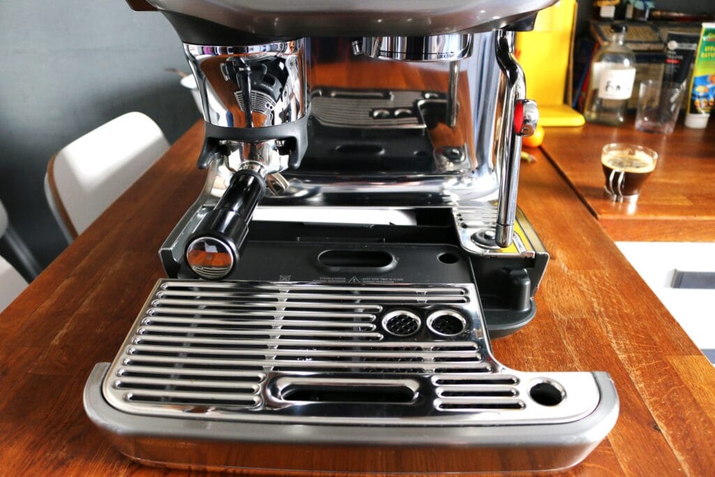 Machine à café avec broyeur semi automatique Sage Barista Touch Impress (c) Labo Maison