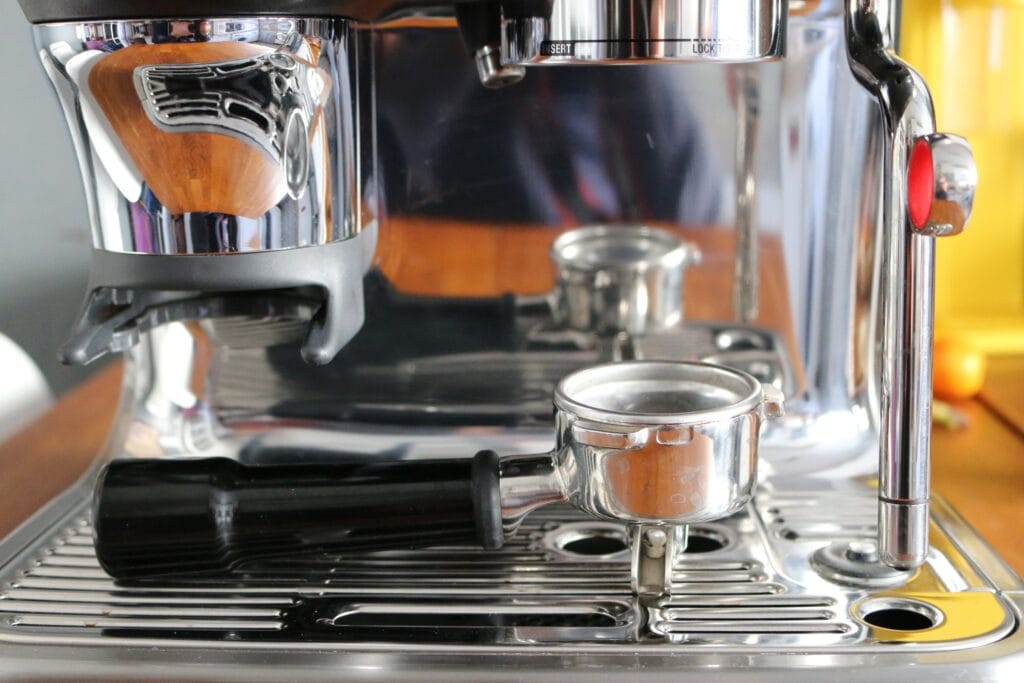 Machine à café avec broyeur semi automatique Sage Barista Touch Impress (c) Labo Maison