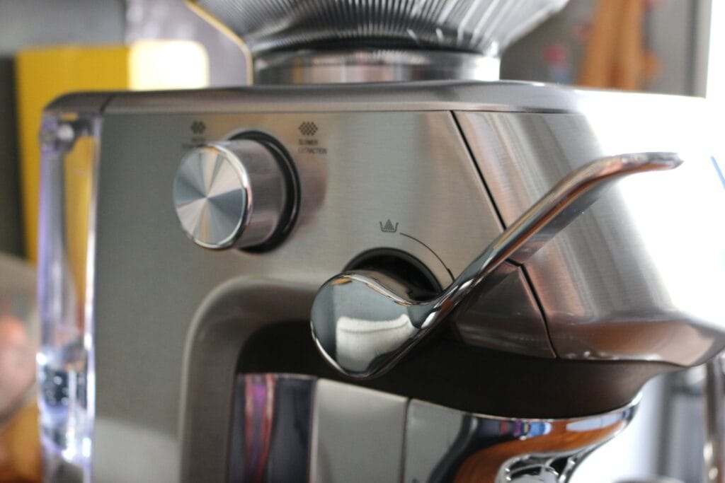 Machine à café avec broyeur semi automatique Sage The Barista Touch Impress (c) Labo Maison