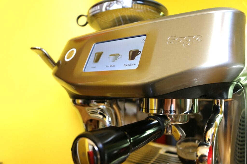 Machine à café avec broyeur semi automatique Sage Barista Touch Impress (c) Labo Maison