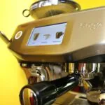 Machine à café avec broyeur semi automatique Sage Barista Touch Impress (c) Labo Maison