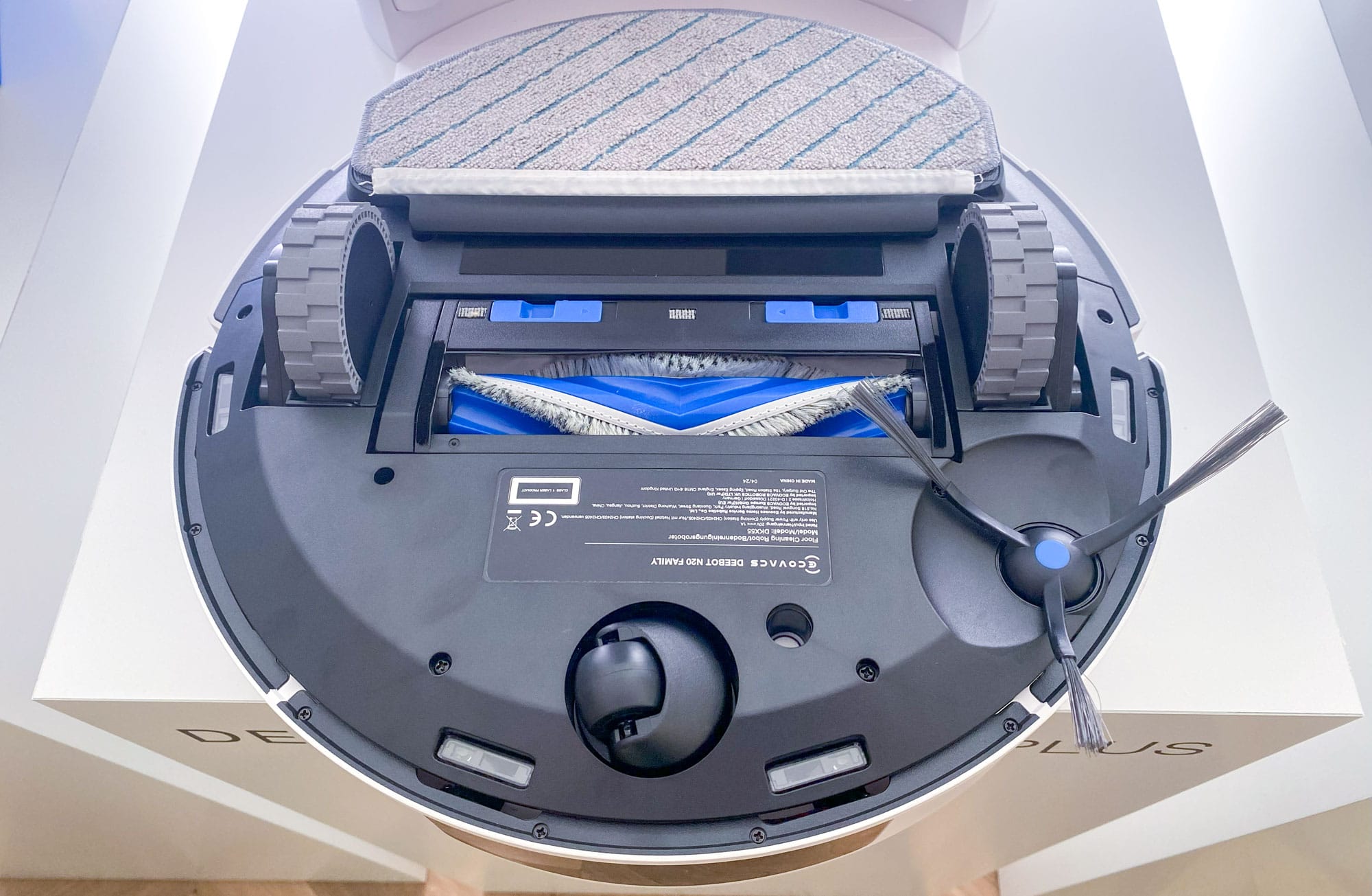 Le Ecovacs Deebot N20 Pro Plus est équipé d'un une serpillière vibrante Osmo Pro 2.0 amovible. (c) Labo Maison