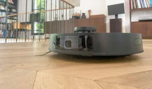 Le robot aspirateur laveur Ecovacs Deebot T30S. (c) Labo Maison