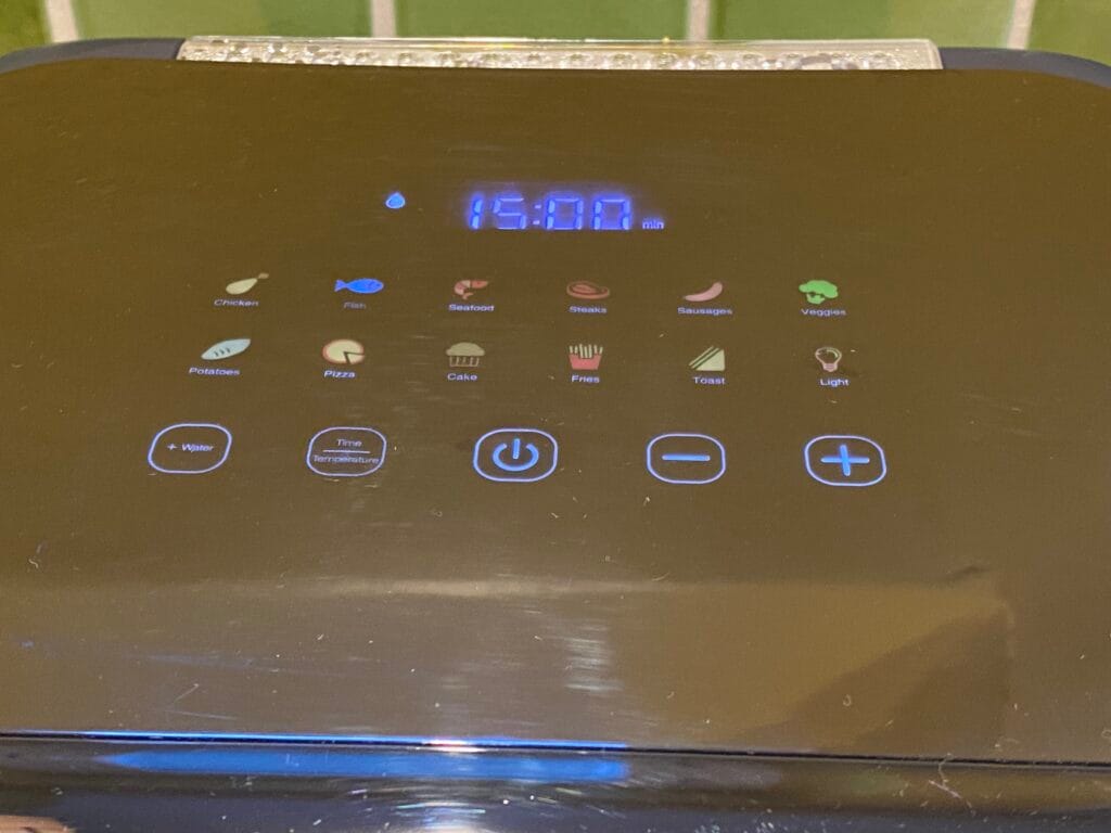 L'écran LED du Airfryer Panasonic NF-CC600 (c) Labo Maison