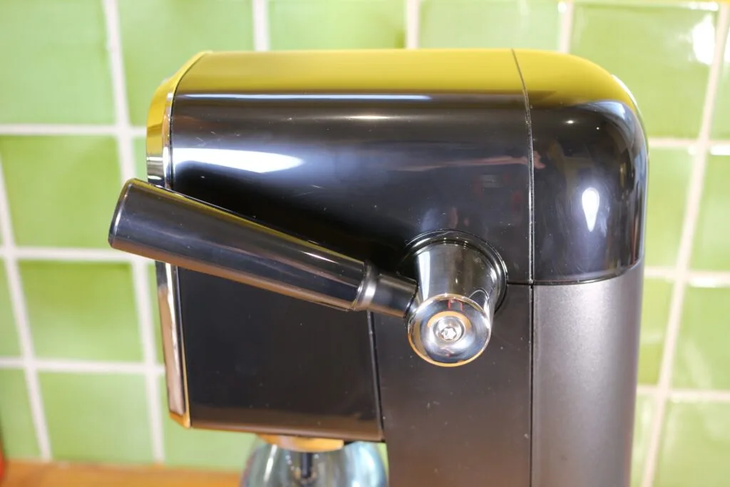 Machine à soda et eau gazeuse SodaStream Art (c) Labo Maison