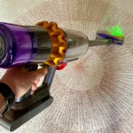 Aspirateur balai Dyson V15 Detect Absolute © Labo Maison