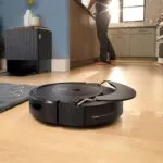 L'aspirateur robot laveur de sols iRobot Roomba Combo 10 Max