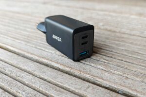 Chargeur USB-C Anker 735 à 23,29 €. (c) Labo Maison