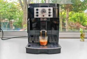 Machine à café Delonghi Magnifica S en promo à 279,99 € chez Darty. (c) Labo Maison