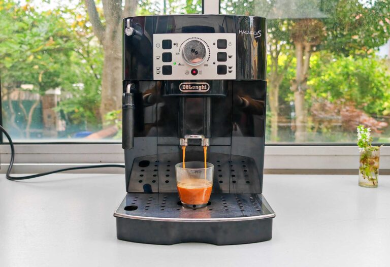 Machine à café Delonghi Magnifica S en promo à 279,99 € chez Darty. (c) Labo Maison