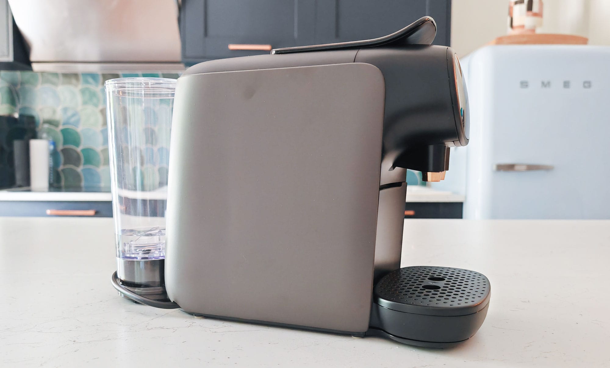 Une machine compacte : 15,7 cm de large et un réservoir de 0,8 litre. (c) Labo Maison