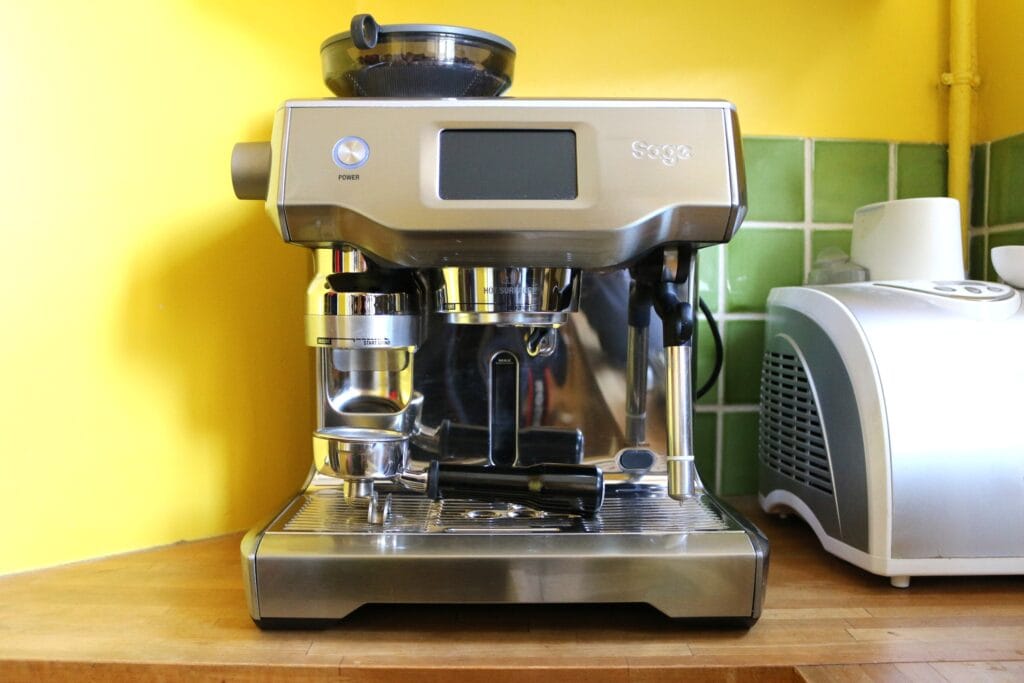 Machine à café expresso semi-automatique Sage Oracle Touch (c) Labo Maison