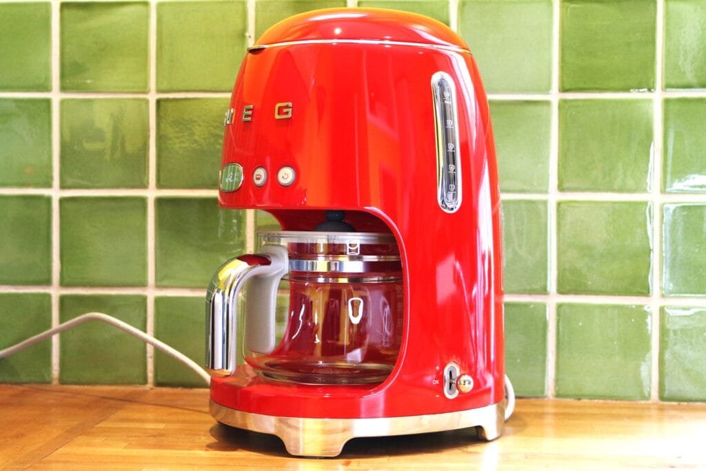 Machine à café filtre SMEG DCF01 (c) Labo Maison