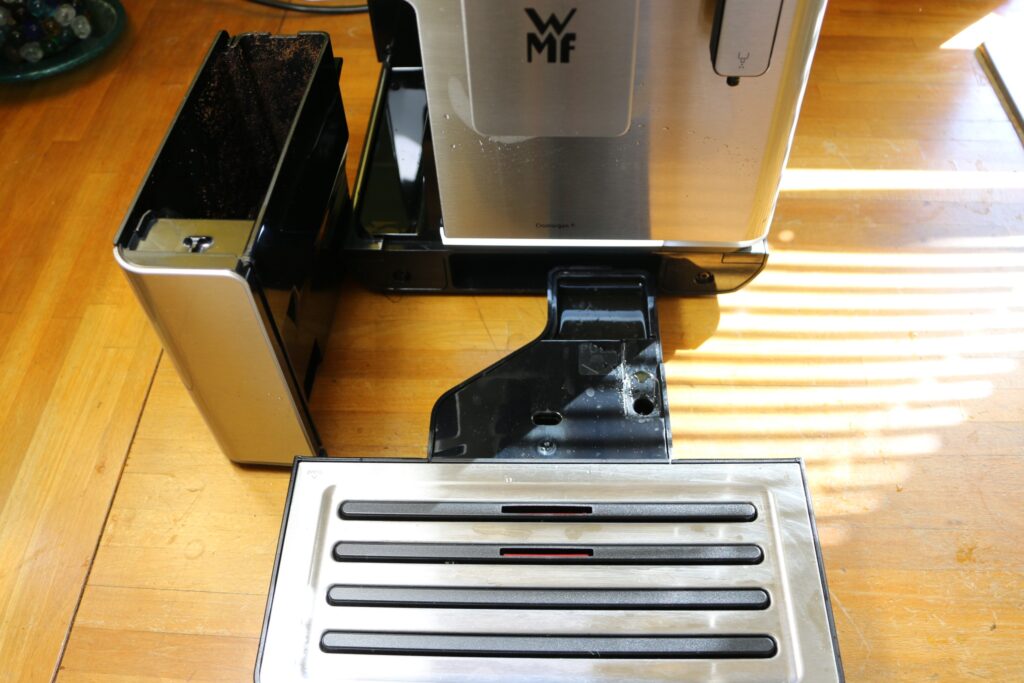 Machine à café expresso avec broyeur WMF Perfection 660 (c) Labo Maison