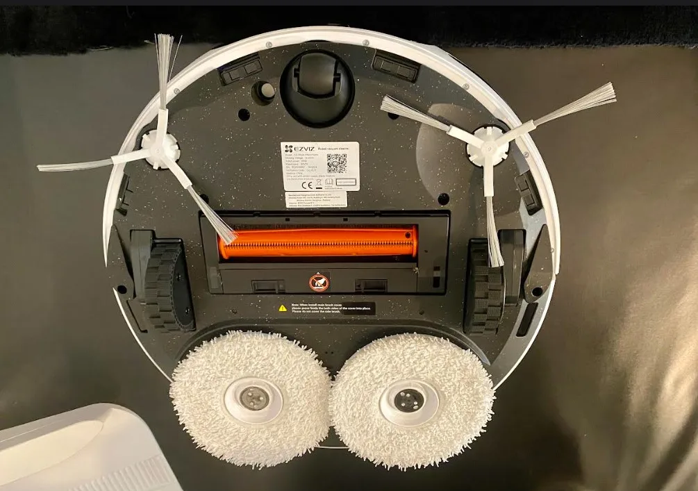 Aspirateur robot laveur de sols Ezviz RS20 Pro (c) Labo Maison