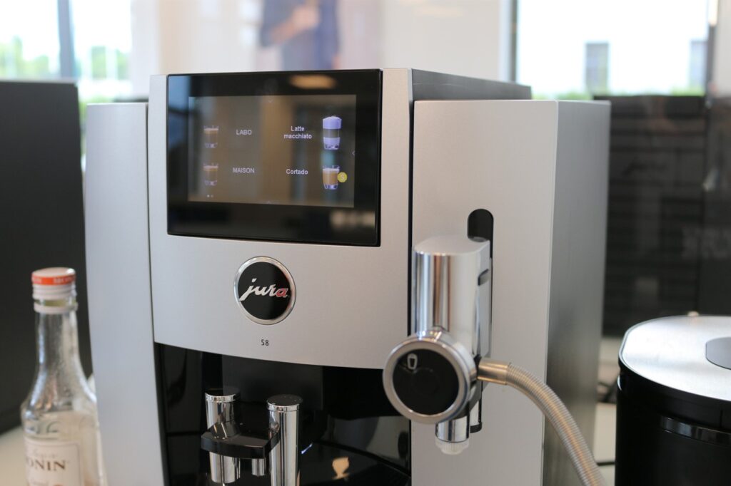 La machine à café à grain Jura S8 (c) Labo Maison