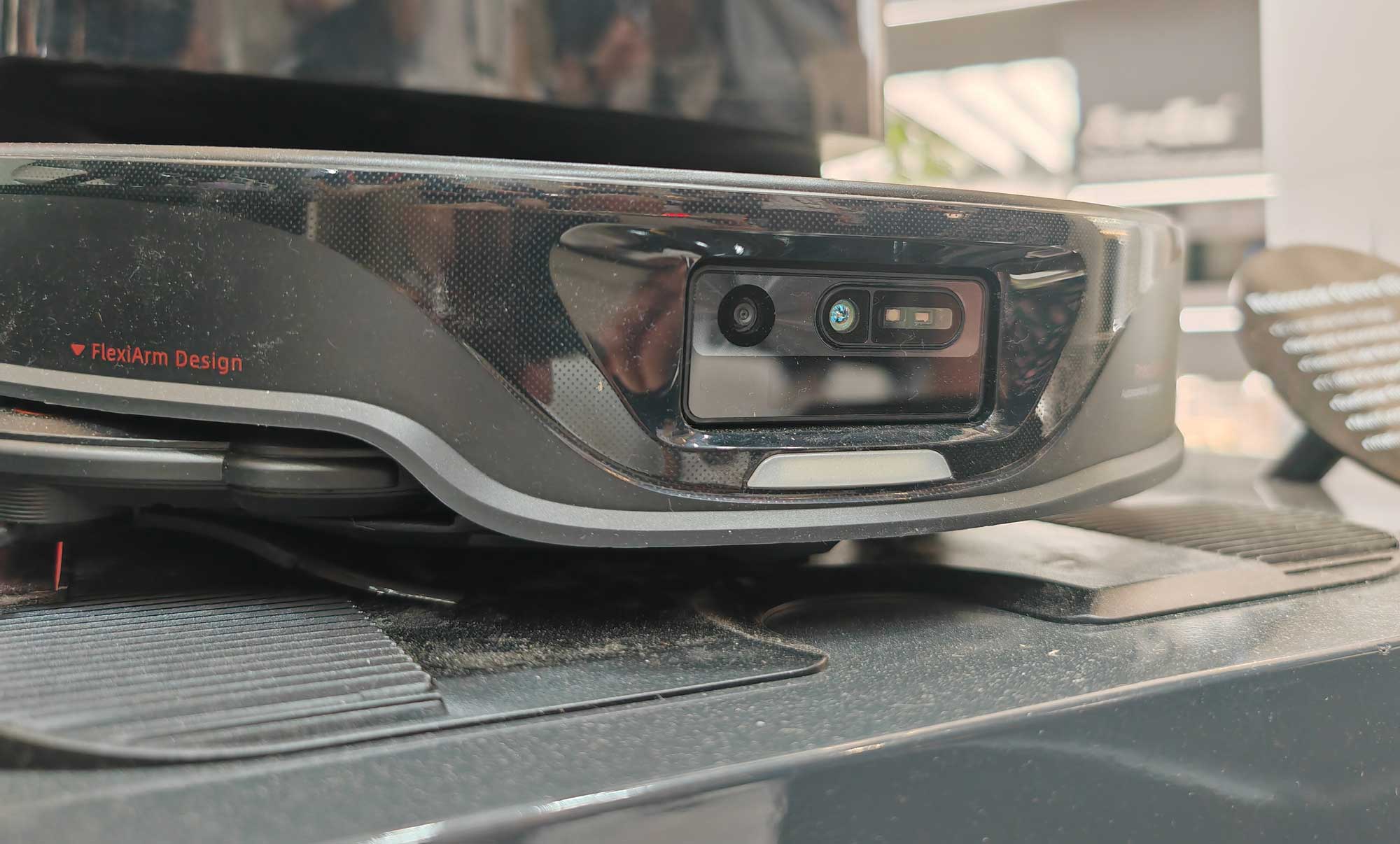 Le système autonome StarSight du Qrevo Slim est doté de la première technologie 3D ToF à double lumière du marché. (c) Labo Maison