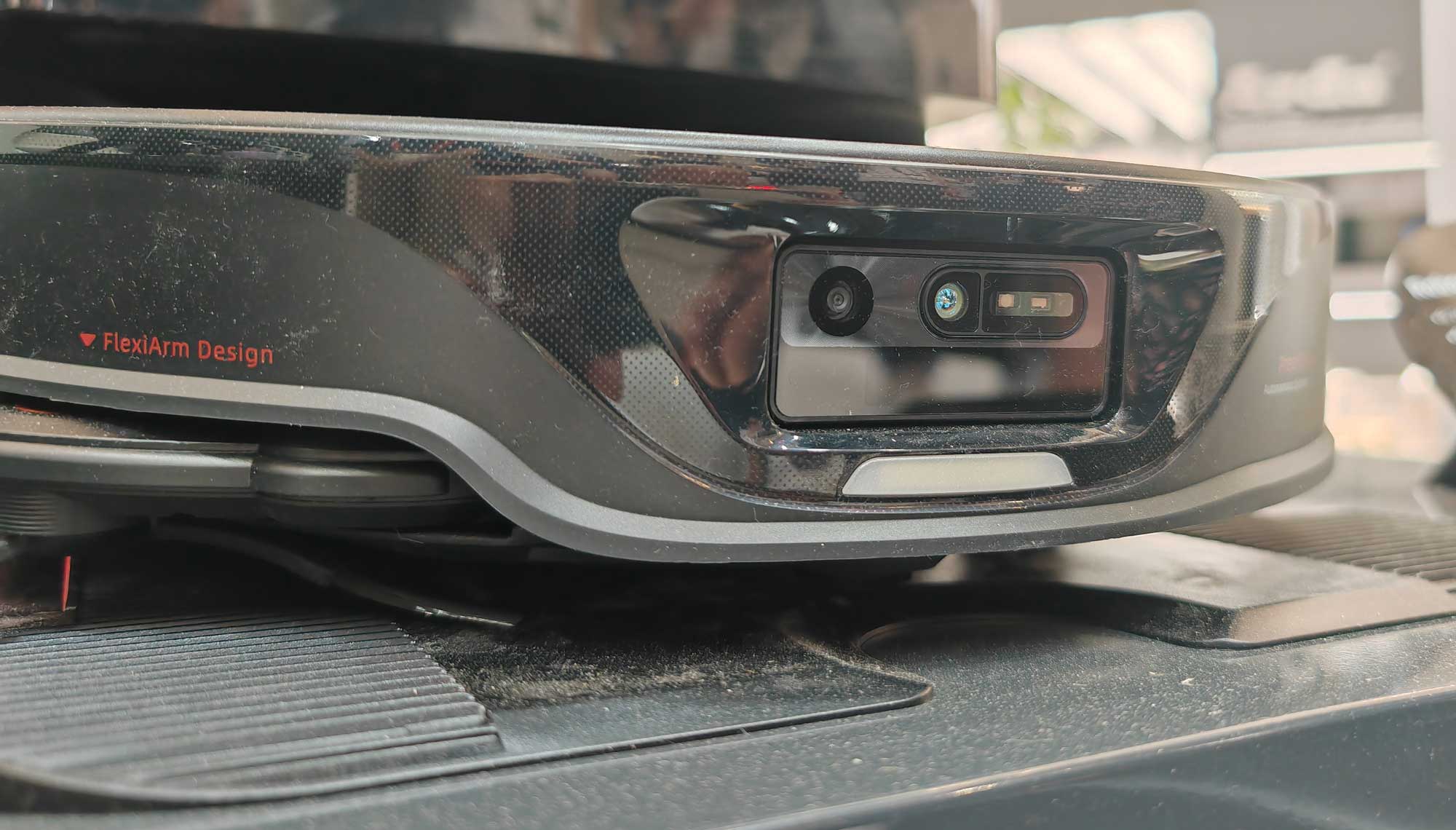 Cette finesse de châssis est obtenue grâce à la suppression du télémètre laser au profit de la technologie 3D ToF à double lumière. (c) Labo Maison