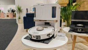 Aspirateur robot Shark PowerDetect NeverTouch Pro 2-en-1.