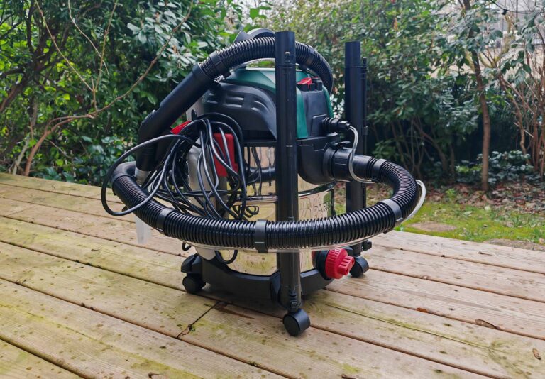 De retour à 79,99 €, l’aspirateur injecteur-extracteur Parkside casse les prix chez Lidl. © Labo Maison