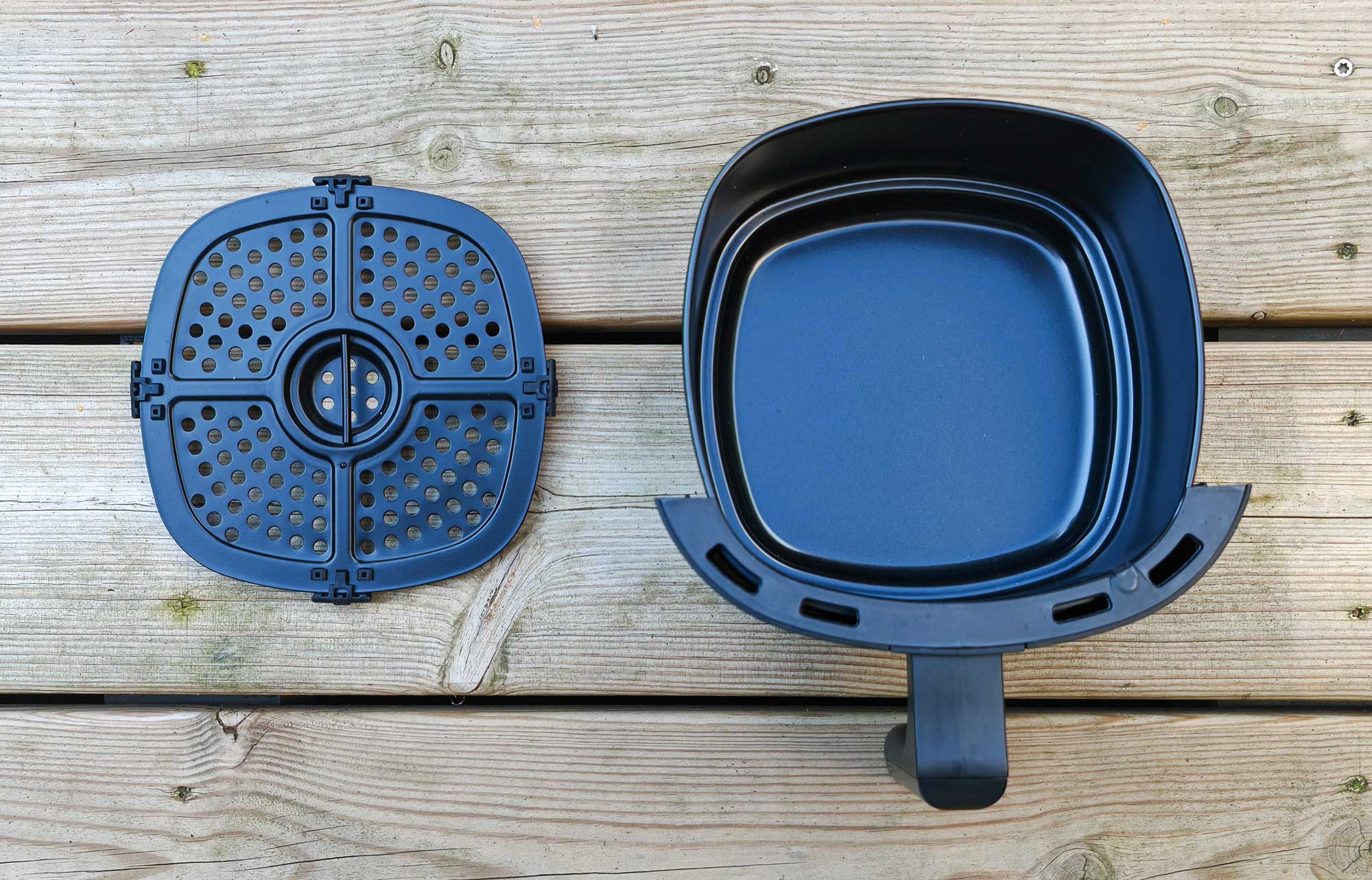 Tristar FR-9015 dispose d'une grille et dun tiroir de 2 litres pour une à deux personnes. (c) Labo Maison