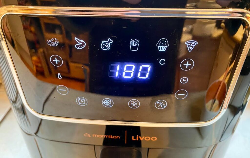 Le panneau de commande du airfryer Livoo Marmiton (c) Labo Maison