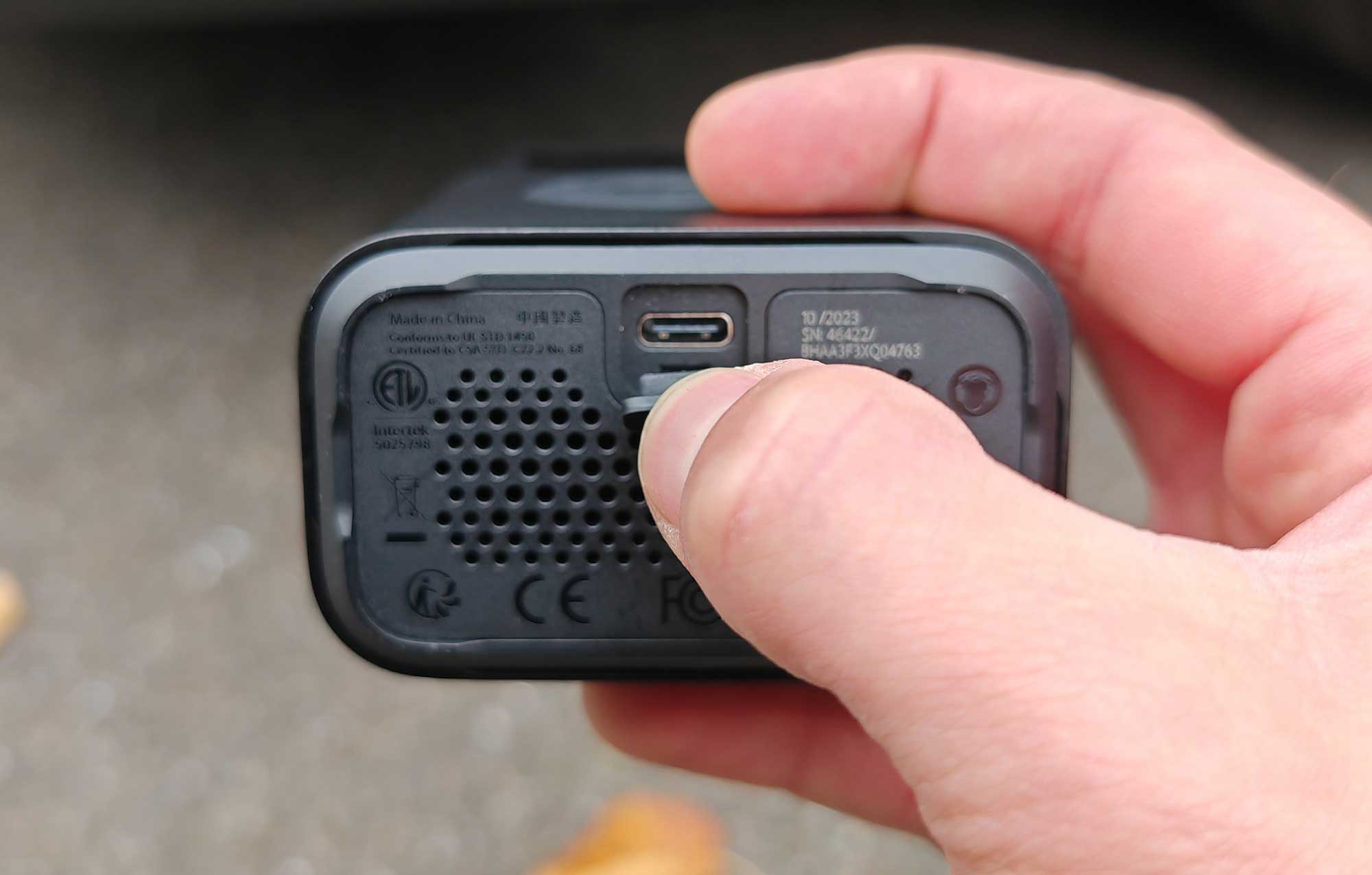 Le compressoeur portatif Xiaomi se recharge via le port USB-C. (c) Labo Maison