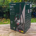 Avec sa cuve de 20 L et ses 8,5 kg, le Parkside adopte un format imposant, pensé pour le nettoyage intensif. © Labo Maison
