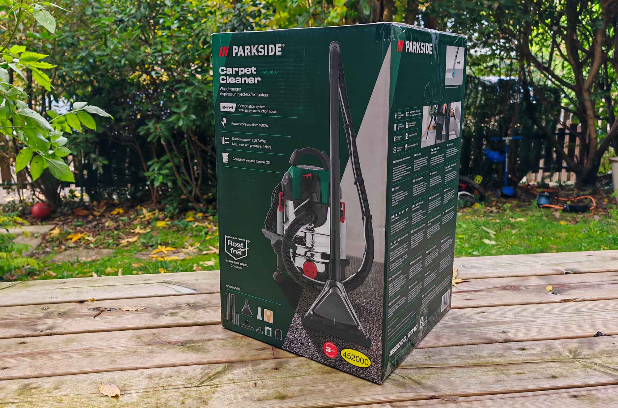Avec sa cuve de 20 L et ses 8,5 kg, le Parkside adopte un format imposant, pensé pour le nettoyage intensif. © Labo Maison