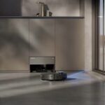 Aspirateur robot Dreame X50 Master avec station raccordable à l'eau.